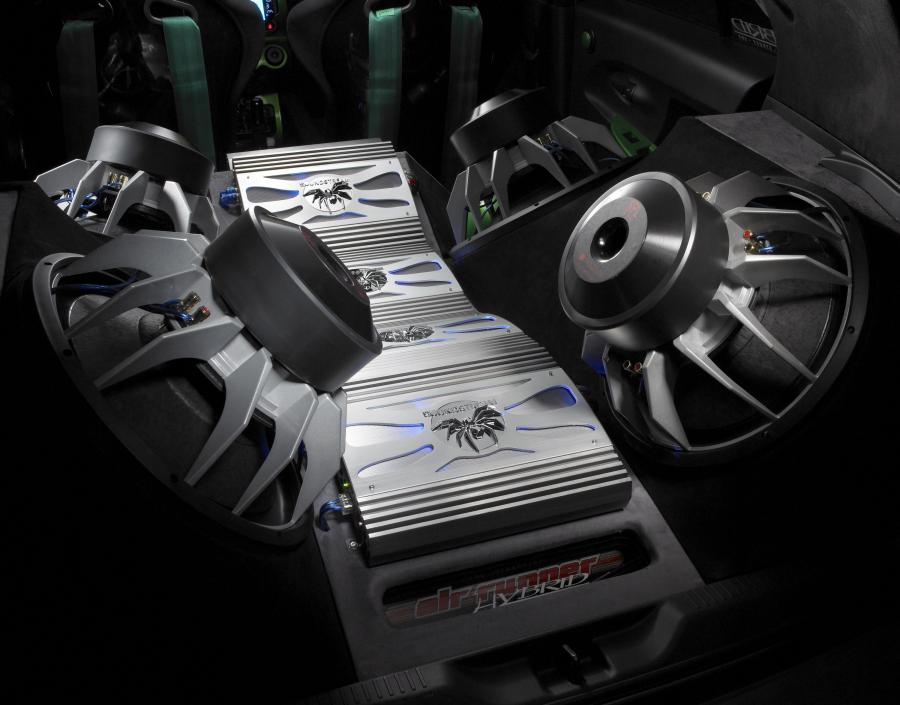 Интерьер Scion xD by Team Hybrid 2007 года  (фото 2 из 6)